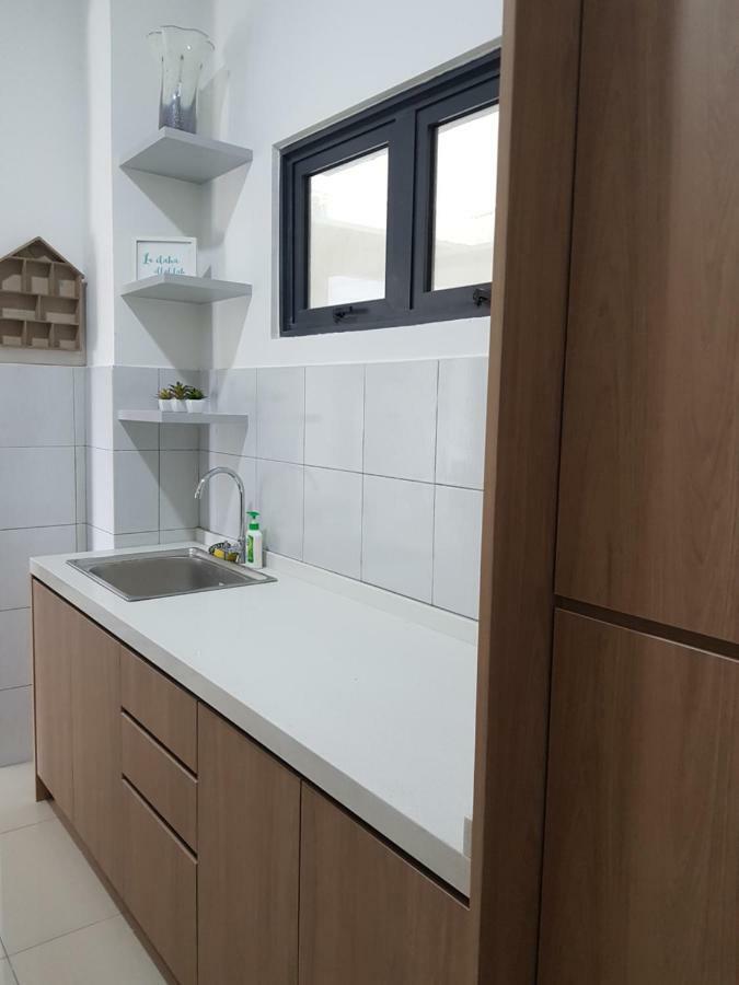 קואלה טרנגאנו The Executive Seaview 1 At Icon Residence מראה חיצוני תמונה